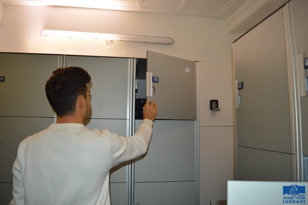 Luggage storage in Venice and Verona in guarded and insured lockers