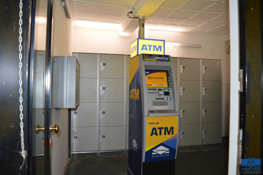 Luggage storage in Venice in via Ruga Giuffa in guarded and insured