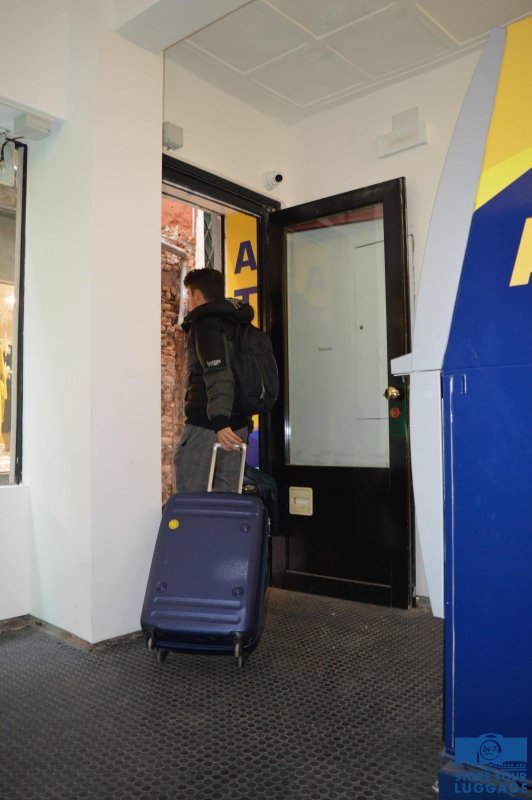 Luggage storage in Venice and Verona in guarded and insured lockers Store Your Luggage s.a.s.