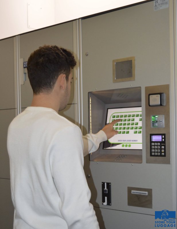 Luggage storage in Venice in via Ruga Giuffa in guarded and insured